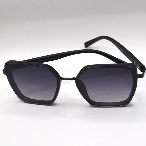Louis Vuitton Women’s SunglassesBlack FramePurple-Grey GradientNew